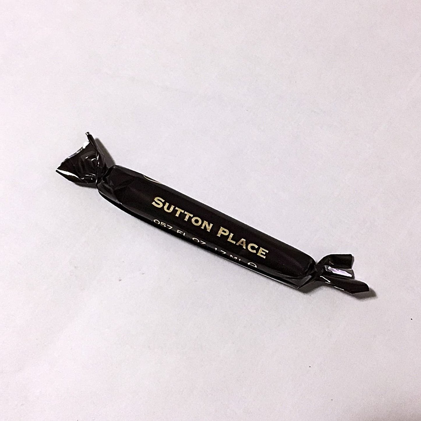 Bond nr 9 Sutton Place 1,7 ML 0,057 fl. o.z. virallinen hajuvesinäyte, Bond nr 9 Sutton Place 1,7 ML 0,057 fl. o.z. oficjalna próba perfum, Bond No 9 Sutton Place 1,7 ML 0,057 fl. o.z. officiellt parfymprov, Bond nr 9 Sutton Place 1,7 ML 0,057 fl. o.